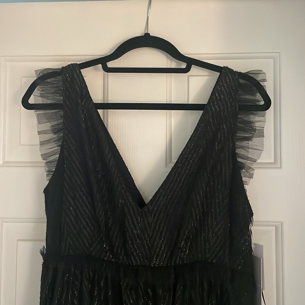 Chelsea28 Chevron Metallic Tiered Maxi Dress Black size Large. - Picture 2 of 4